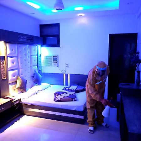 Hotel Peace Point - 1 Min Walking Distance From Station นิวเดลี ภายนอก รูปภาพ