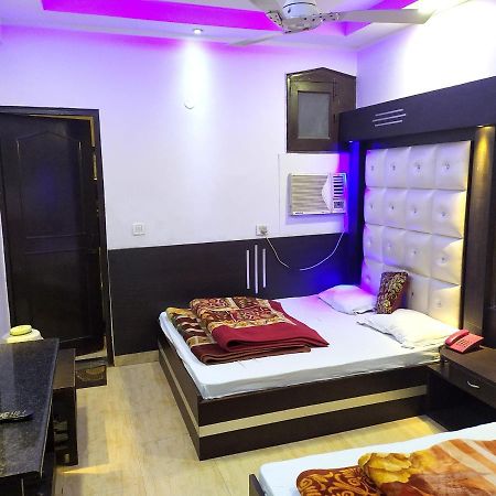 Hotel Peace Point - 1 Min Walking Distance From Station นิวเดลี ภายนอก รูปภาพ