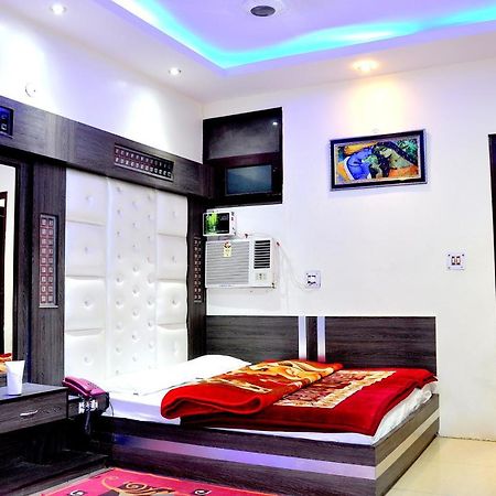 Hotel Peace Point - 1 Min Walking Distance From Station นิวเดลี ภายนอก รูปภาพ
