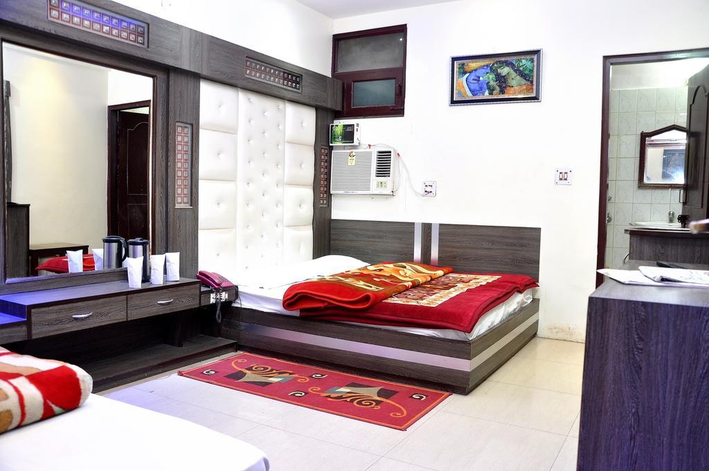 Hotel Peace Point - 1 Min Walking Distance From Station นิวเดลี ห้อง รูปภาพ