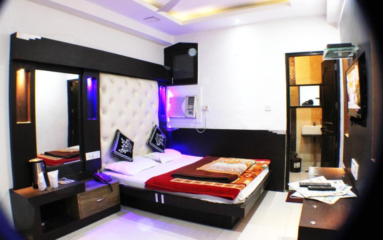Hotel Peace Point - 1 Min Walking Distance From Station นิวเดลี ภายนอก รูปภาพ