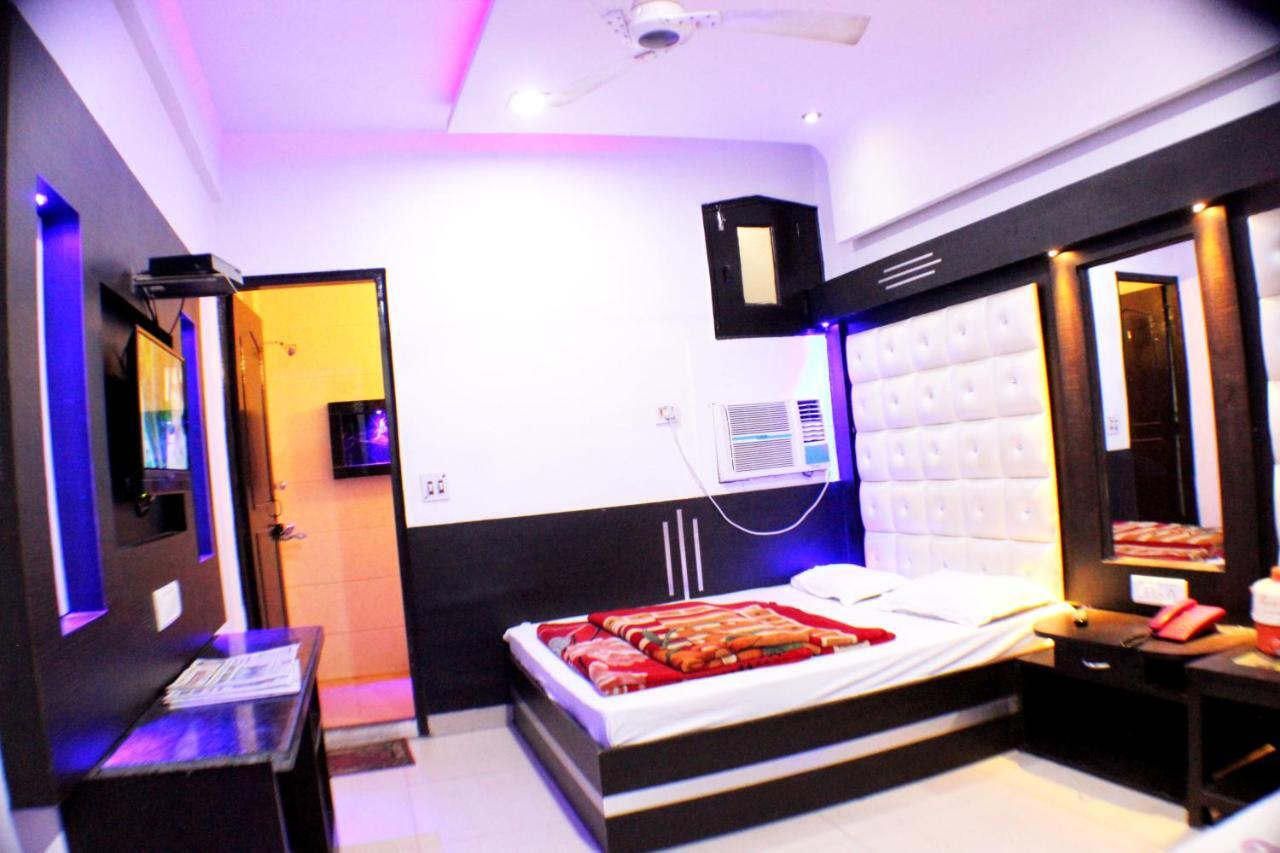Hotel Peace Point - 1 Min Walking Distance From Station นิวเดลี ภายนอก รูปภาพ
