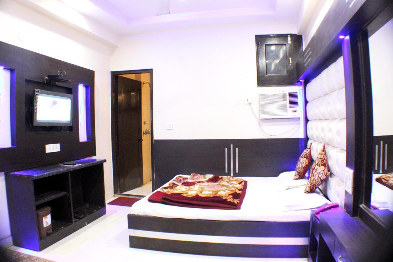 Hotel Peace Point - 1 Min Walking Distance From Station นิวเดลี ภายนอก รูปภาพ